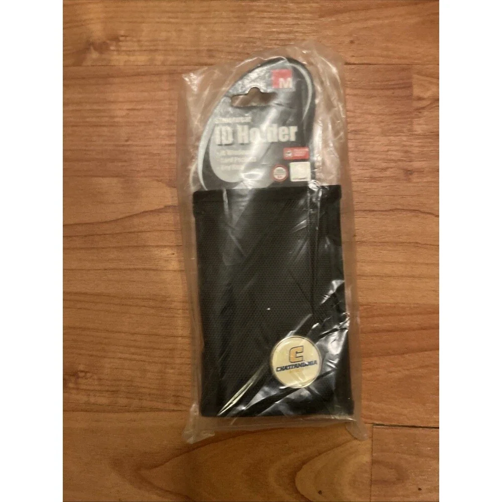 Streetwear Id Holder University Of Tennessee Chattanooga Canvas Id Holder